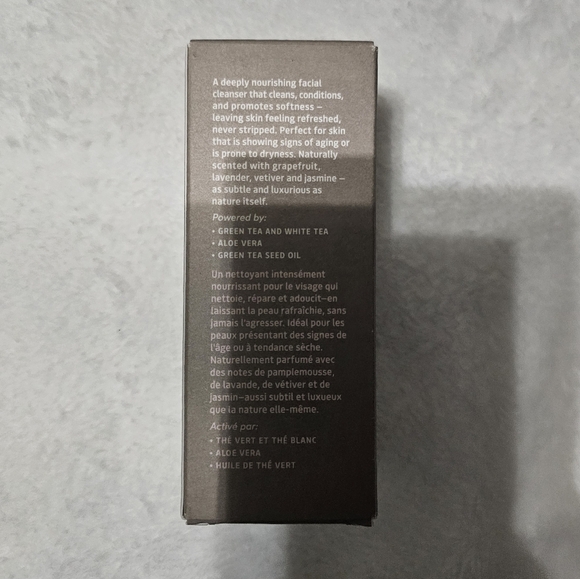 True botanicals organic renew nourishing cleanser - Picture 4 of 6